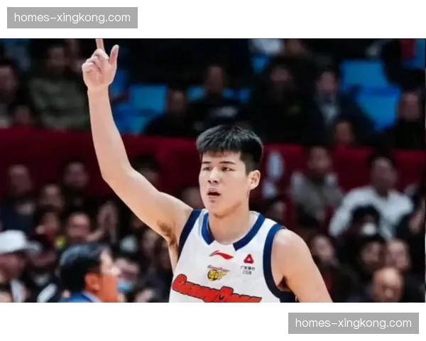 广东陈家政末节7投6中轰20分 年轻球员爆发展现潜力