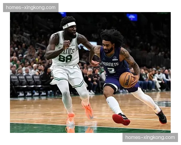 黄蜂后场新援科比怀特高效砍27分，仅用17分钟展现顶级得分手实力