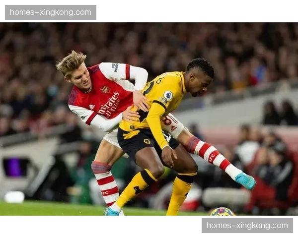 阿森纳被射门185次英超最少 门将拉亚禁区外扑救率仅54%